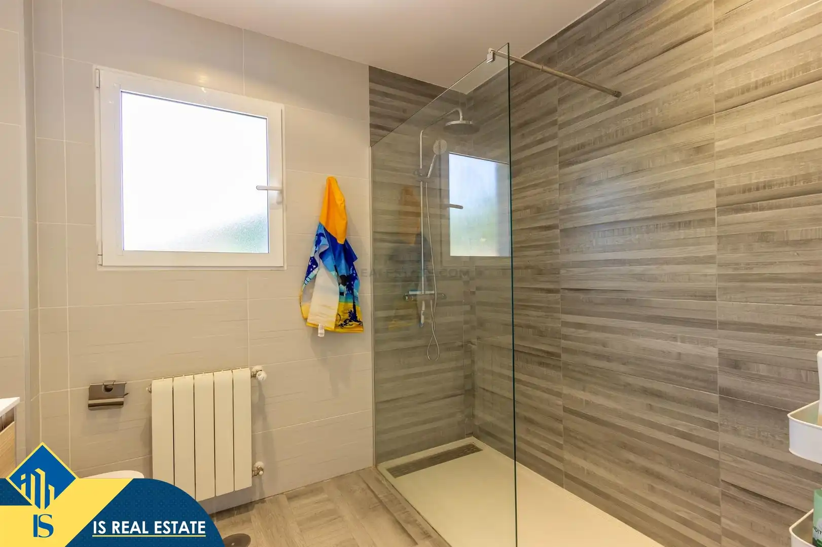 Bany de Casa o xalet en venda en Alicante / Alacant amb Terrassa, Piscina i Moblat