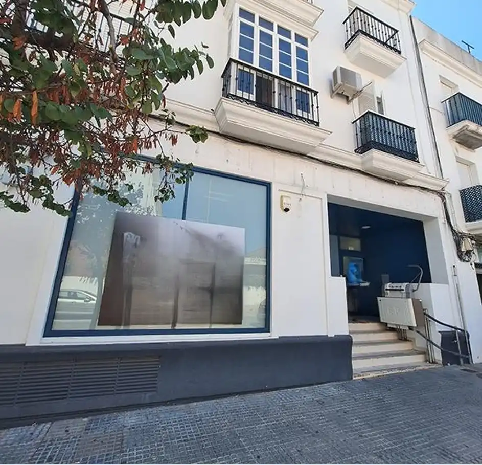Local comercial en venta en Las Lagunas - Campano
