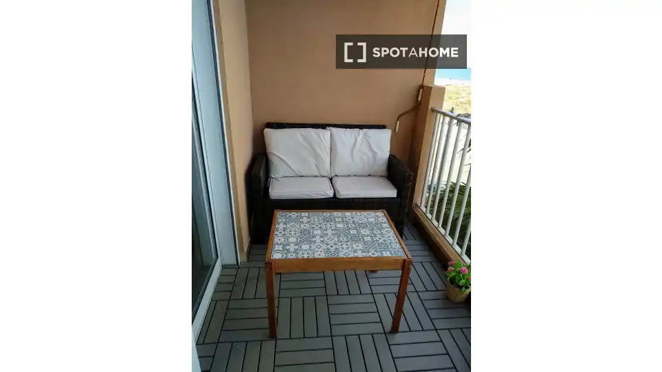 Flat with terrace to rent in Pobles del Sud, imagen 11