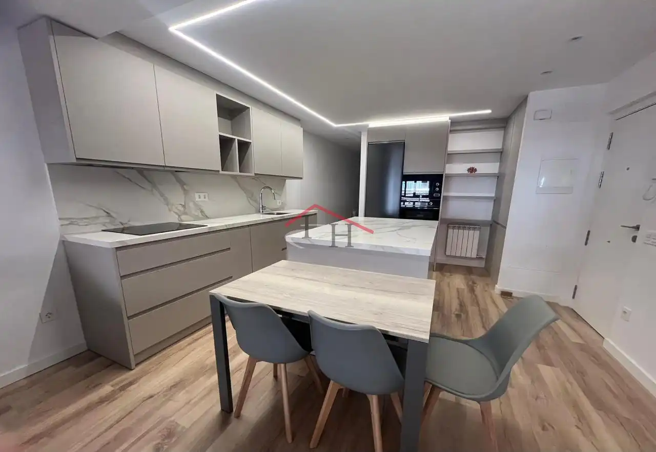 Cocina de Piso en venta en León Capital  con Calefacción, Parquet y Terraza