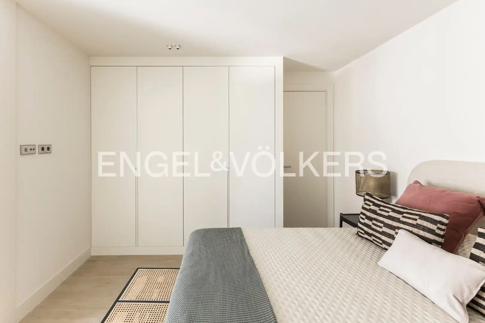 Schlafzimmer von Wohnung zur Miete in Madrid mit Klimaanlage, Heizung und Terrasse