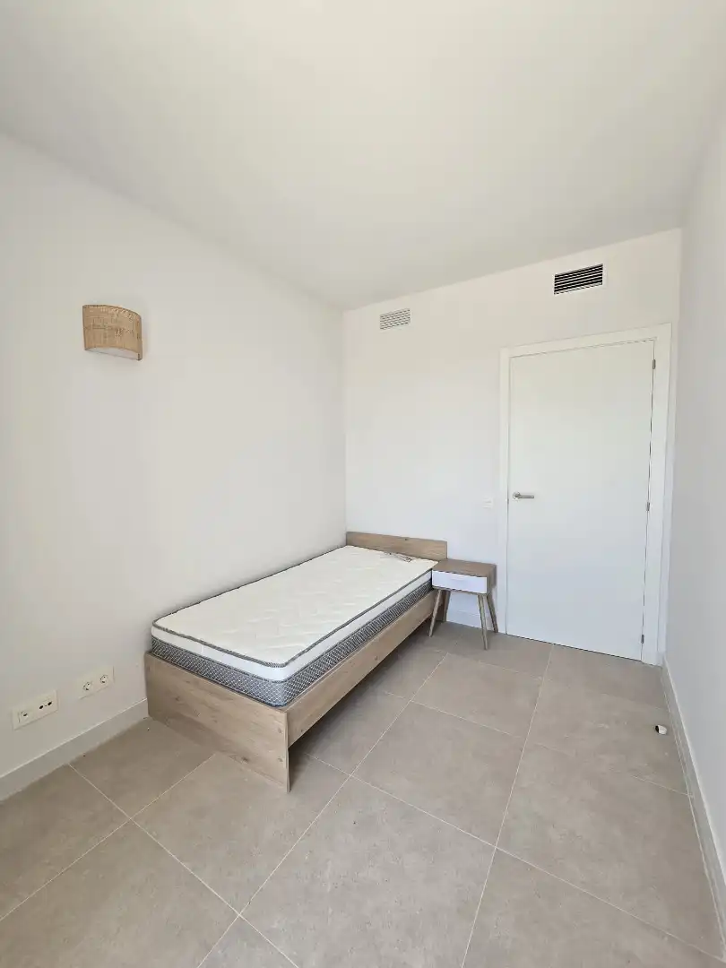 Bedroom of Flat for share in Lleida  with Air Conditioner, Heating and Terrace