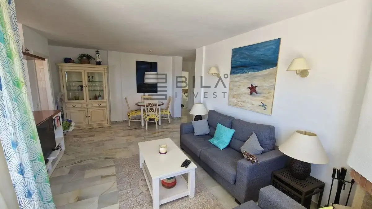 Sala de estar de Piso en venta en Marbella con Terraza, Piscina y Amueblado