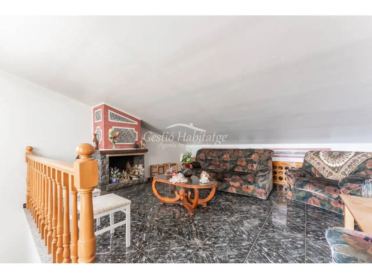 Sala d'estar de Casa adosada en venda en Canovelles amb Aire condicionat, Calefacció i Terrassa