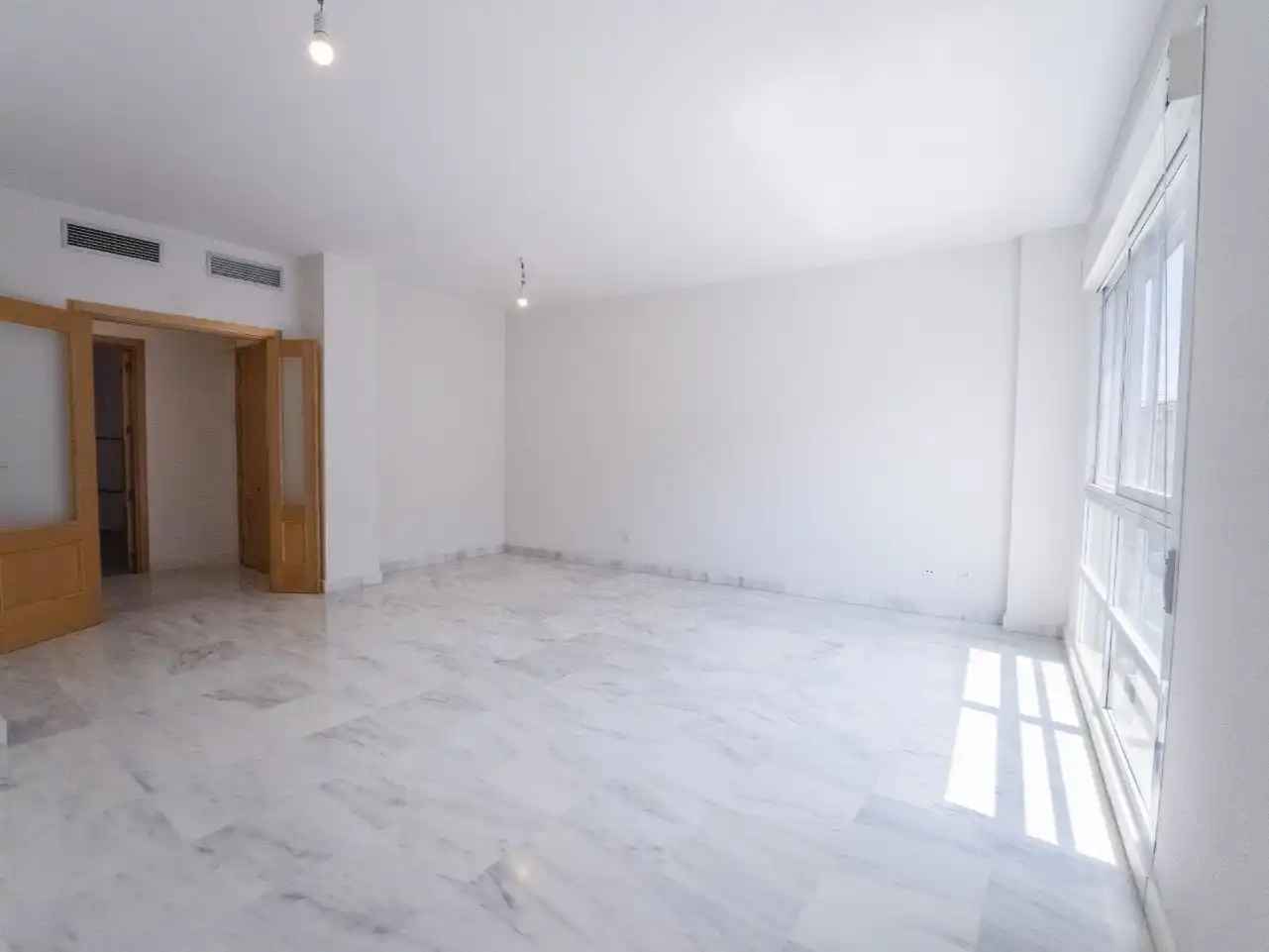 Wohnung mit Garten zum Verkauf in Avenida José Laguillo 29, imagen 7