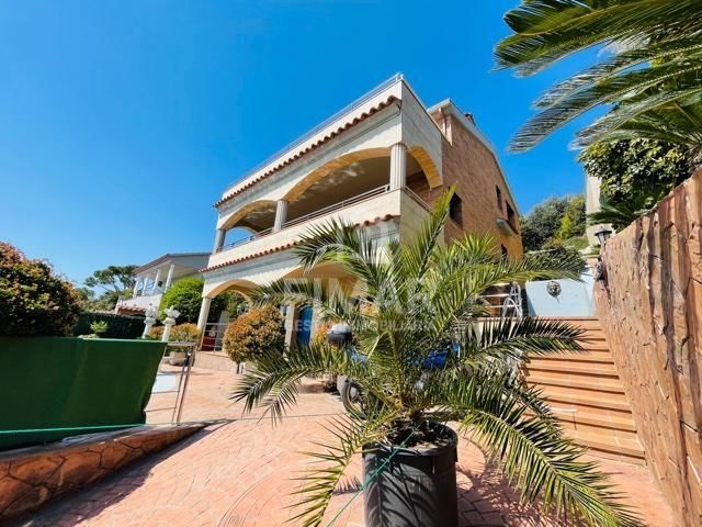 Exterior view of House or chalet for sale in Tordera  with Private garden, Terrace and Balcony