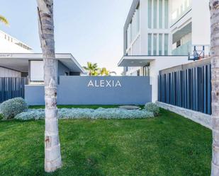 Vista exterior de Apartament de lloguer en Vélez-Málaga amb Aire condicionat, Terrassa i Piscina comunitària