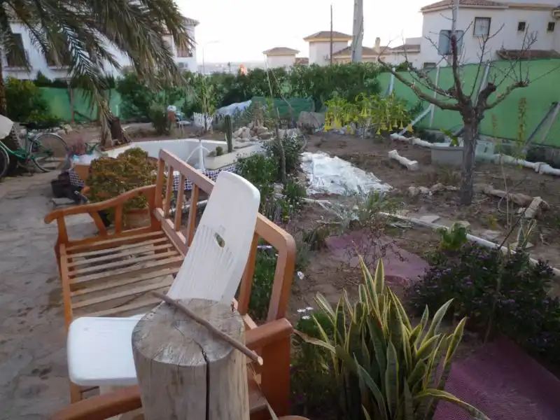 Chalet con jardín en venta en Calle Áncora 88, imagen 2