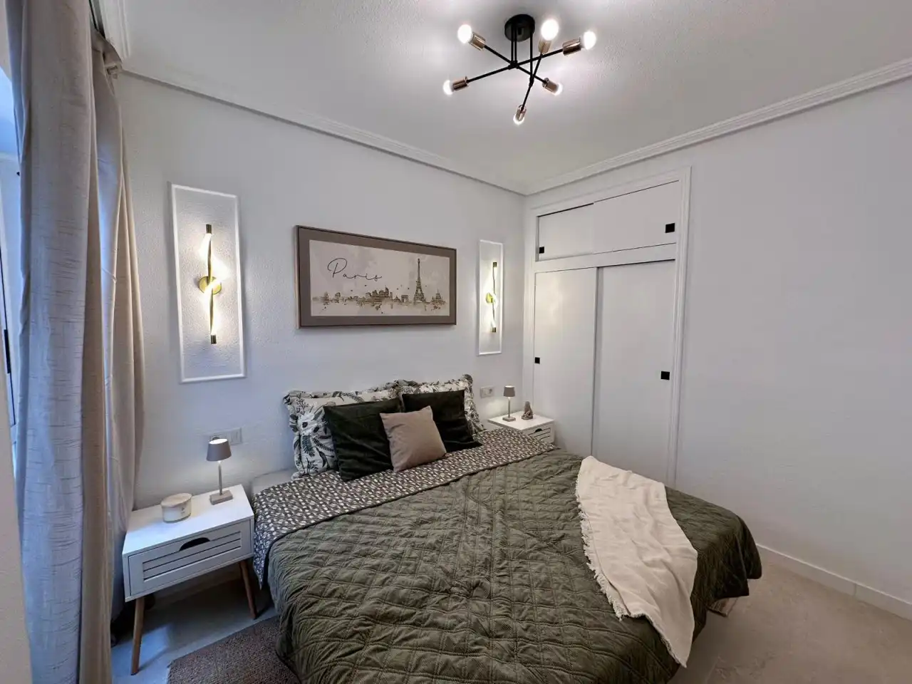 Habitación de Piso en venta en Torrevieja con Aire acondicionado, Calefacción y Terraza