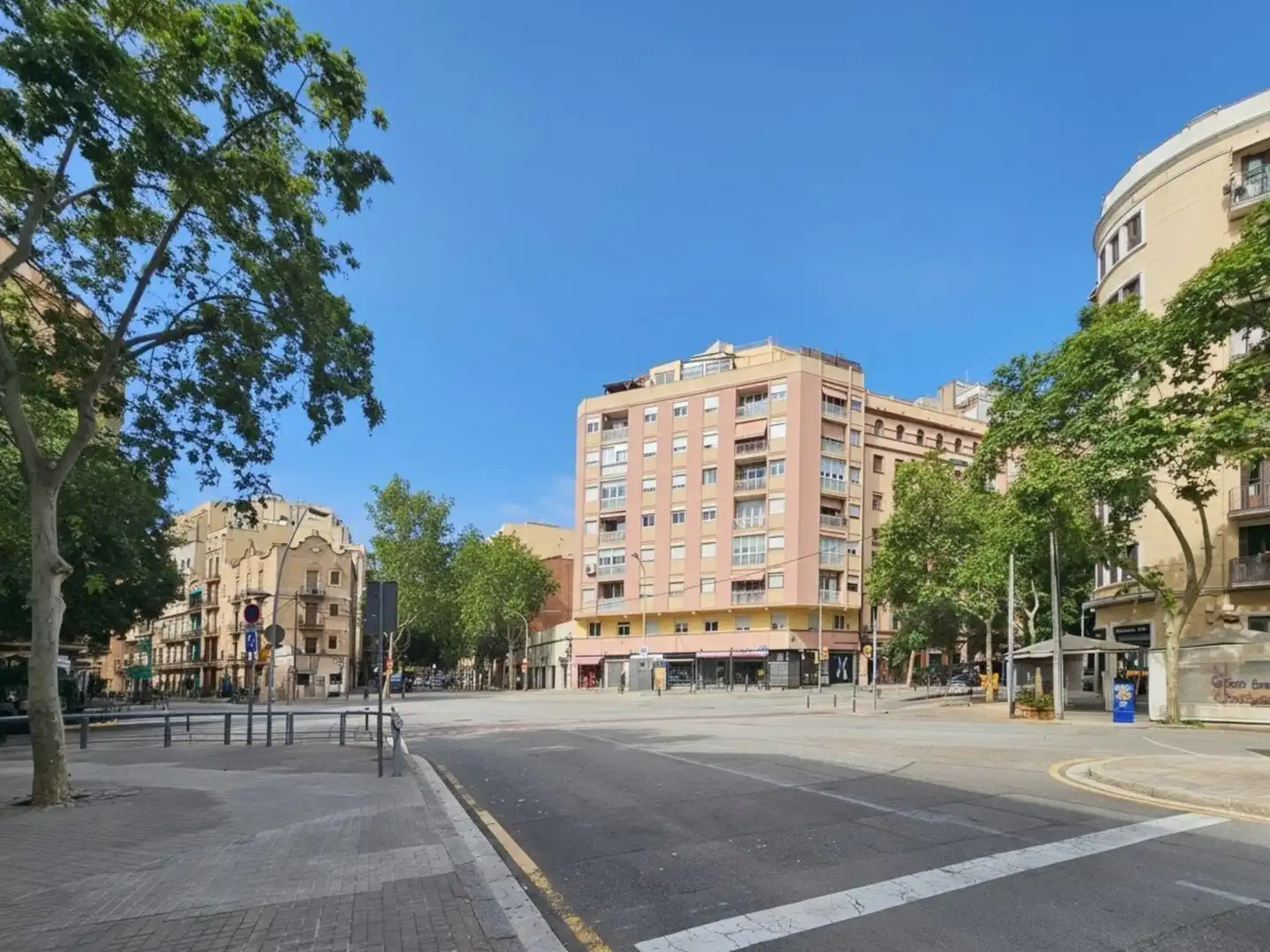 Vista exterior de Piso en venta en Barcelona