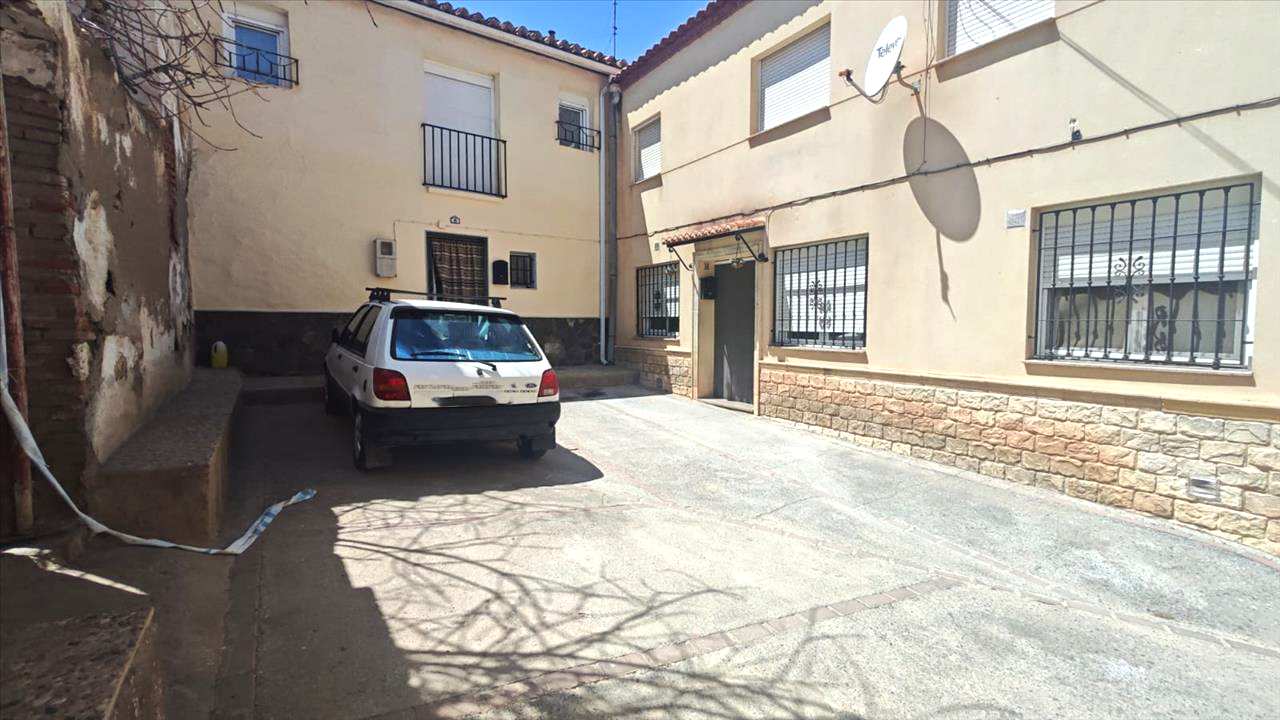 Single-family semi-detached for sale in Larga, Guadix