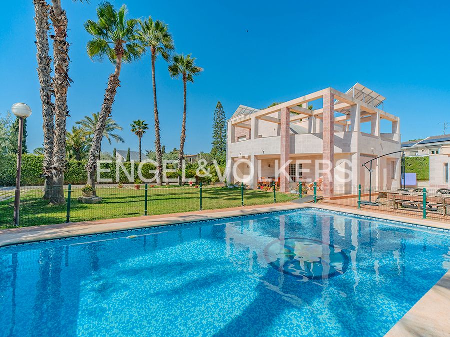 Vista exterior de Casa o xalet en venda en Sant Joan d'Alacant amb Aire condicionat, Calefacció i Jardí privat