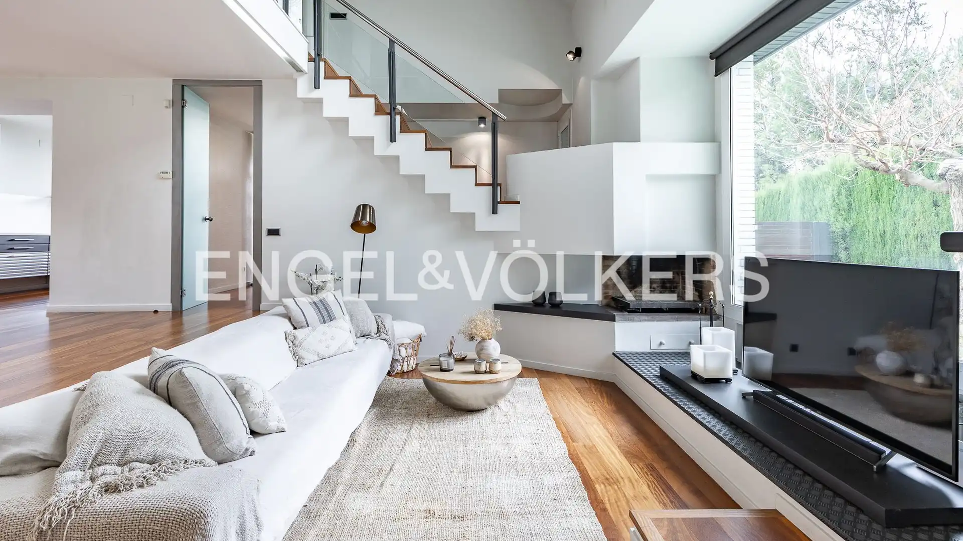 Sala de estar de Casa o chalet en venta en Canovelles con Aire acondicionado, Calefacción y Jardín privado