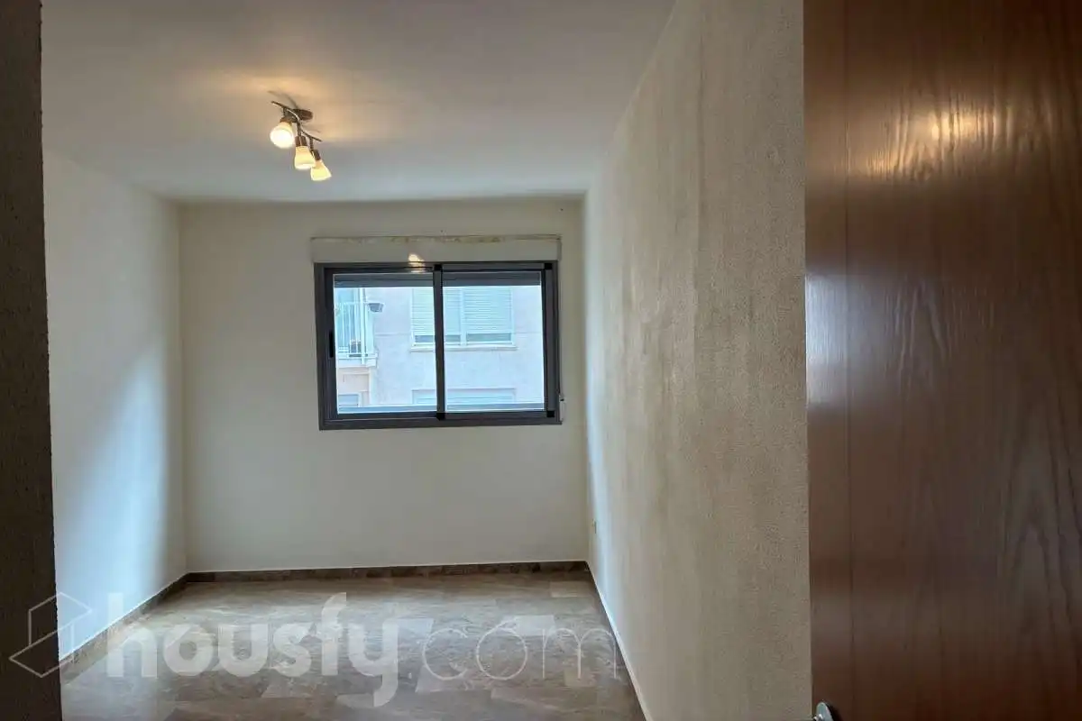 Bedroom of Flat for rent in Valencia  with Air Conditioner, Storage room and Balcony