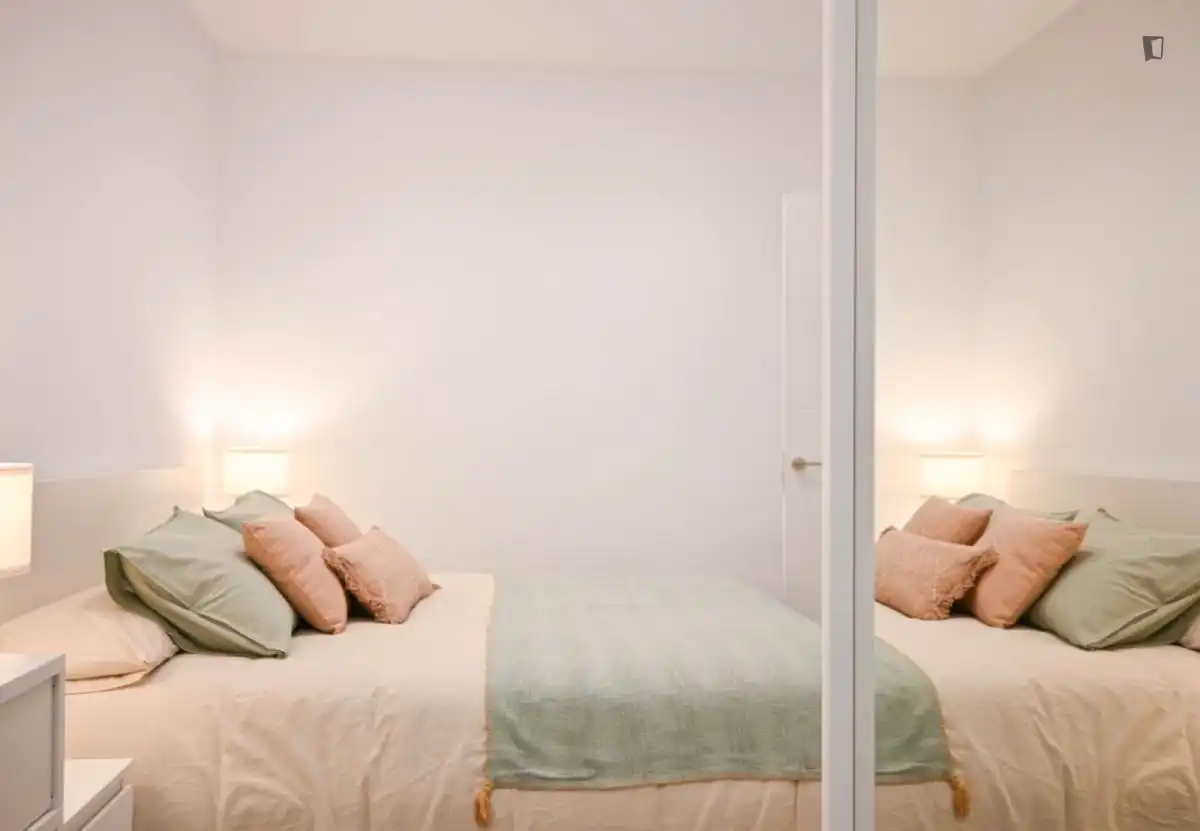 Schlafzimmer von Wohnungen zur Miete in Madrid mit Klimaanlage, Möbliert und Ofen