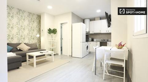 Foto 4 de Piso de alquiler en San Juan Bautista, Madrid