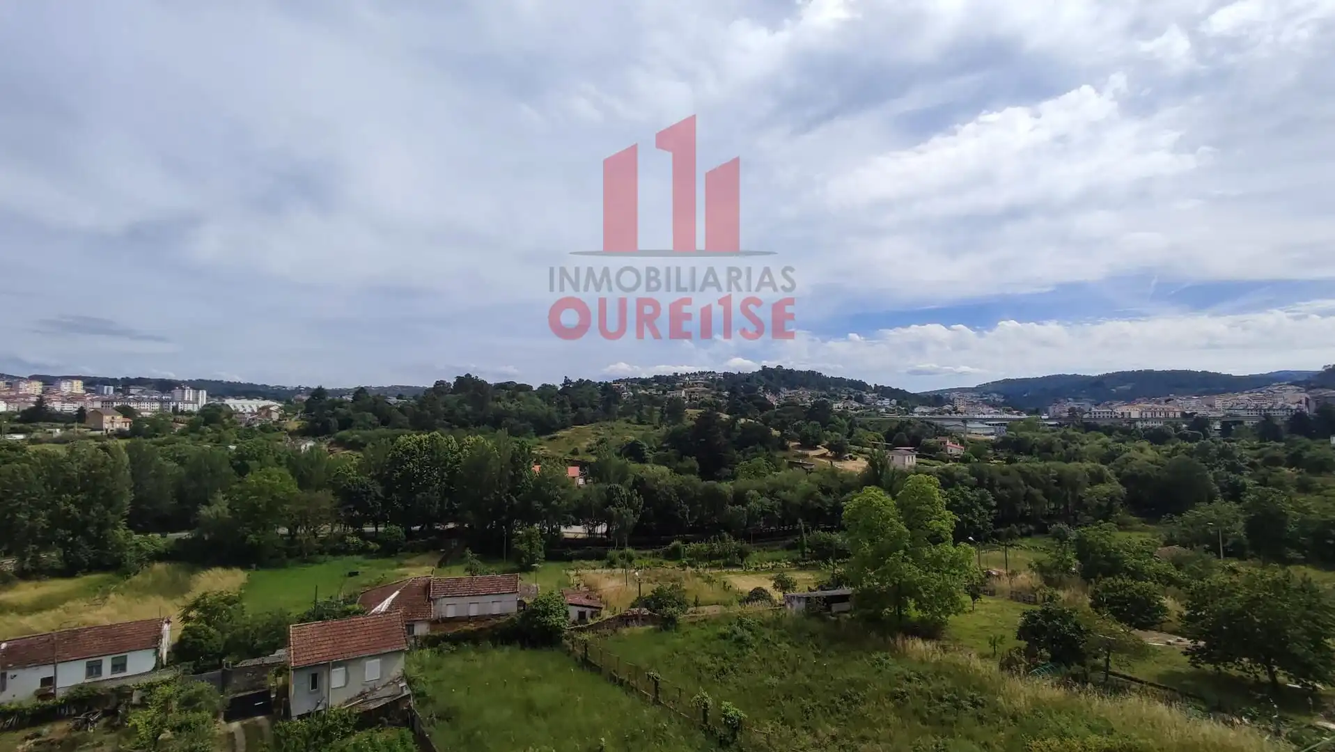 Außenansicht von Wohnung zur Miete in Ourense Capital  mit Heizung, Möbliert und Balkon
