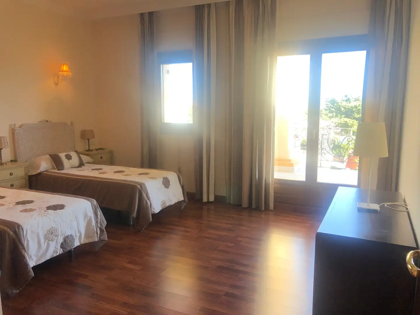 Schlafzimmer von Haus oder Chalet zur Miete in Marbella mit Klimaanlage, Heizung und Privatgarten