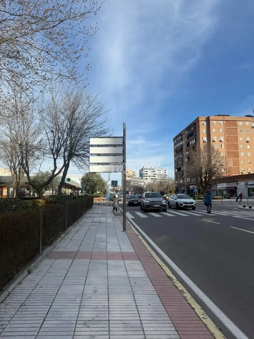 Außenansicht von Garage zum Verkauf in Fuenlabrada mit Alarm