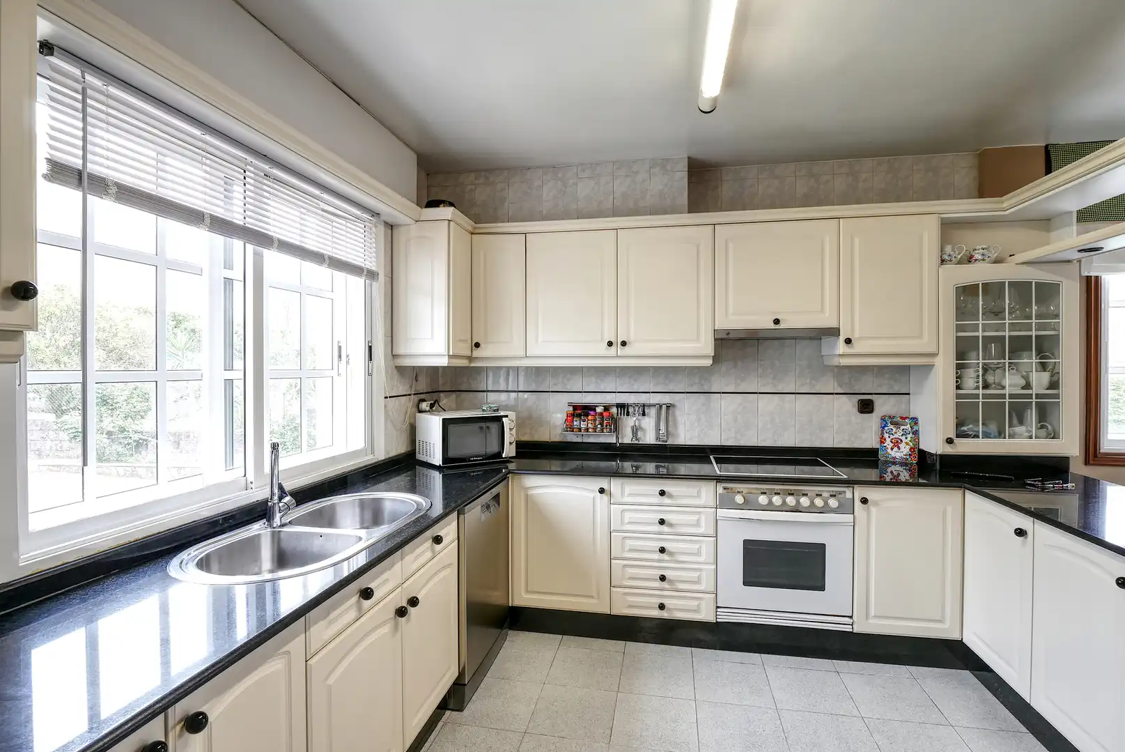 Cocina de Casa o chalet en venta en Culleredo con Calefacción, Jardín privado y Terraza