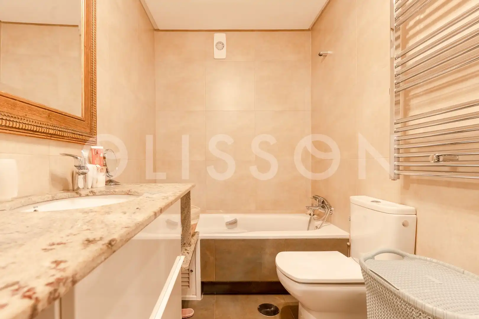 Bathroom of Flat for rent in Madrid  with Storage room and Community pool