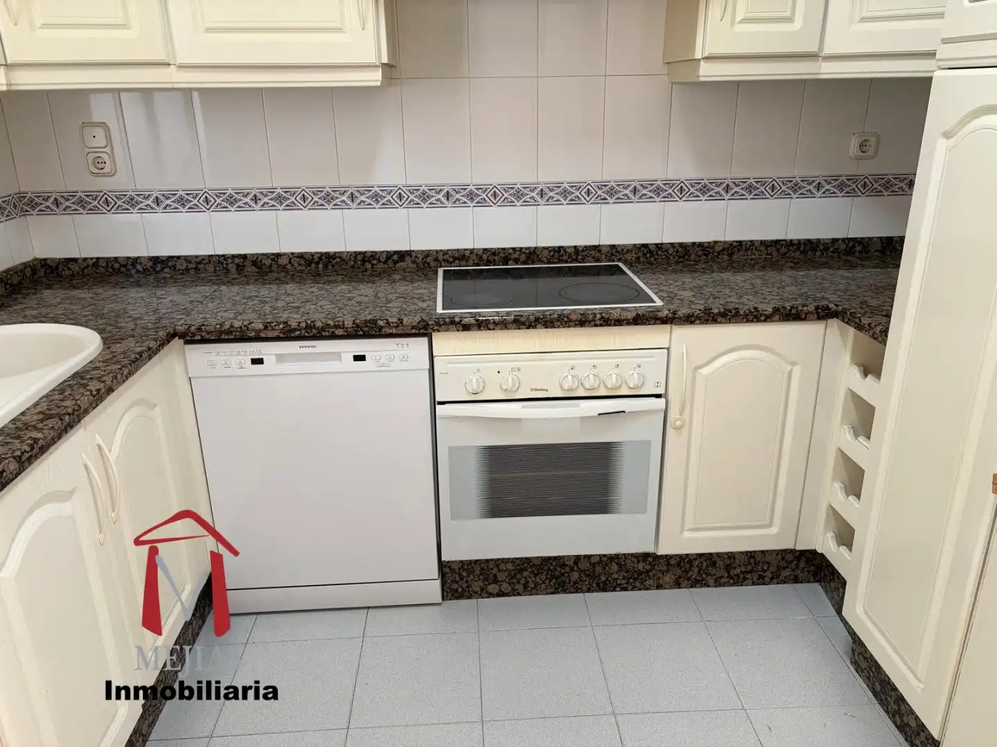 Piso con ascensor en venta en Zona de la Vega, imagen 9