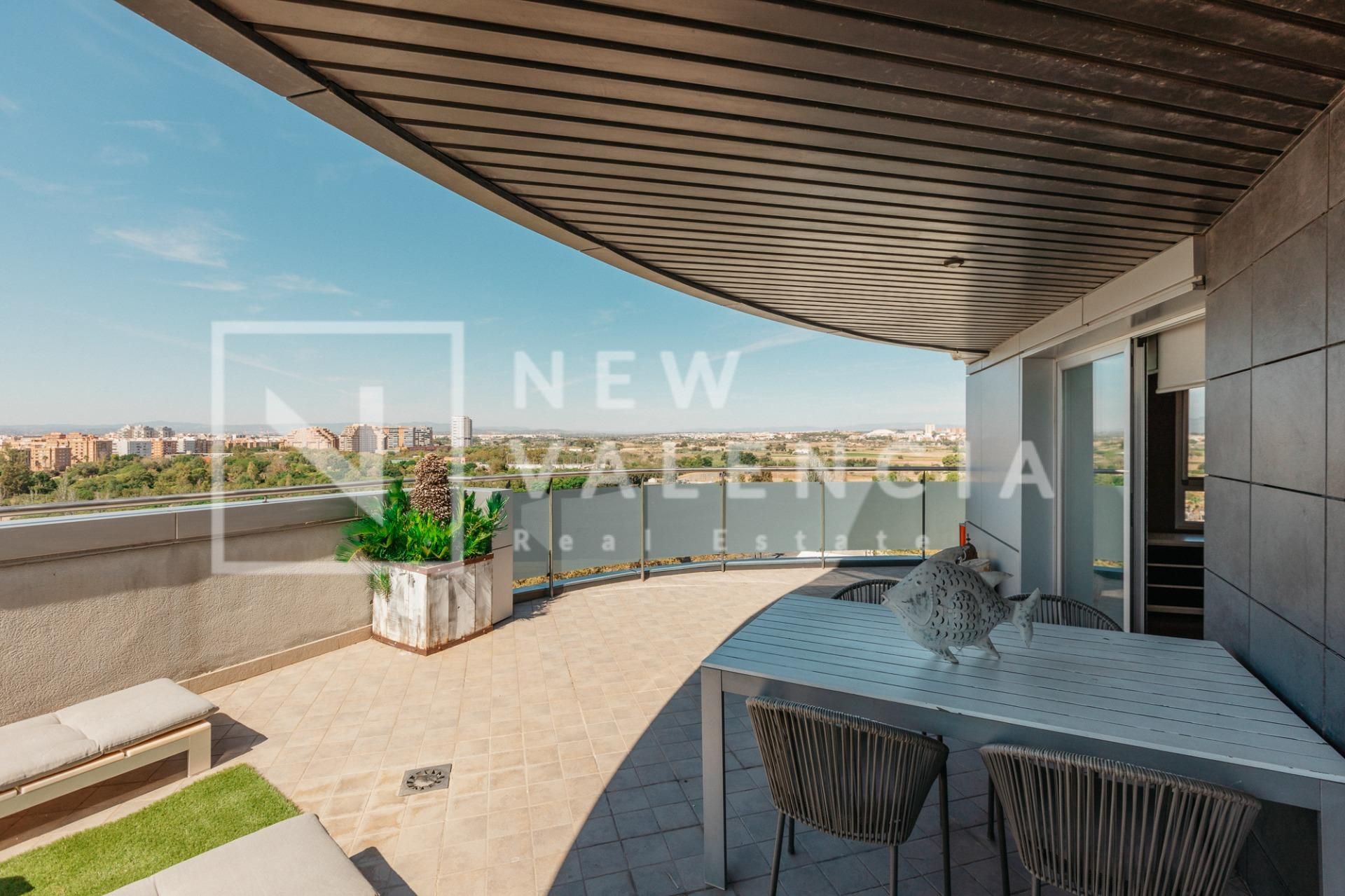 Terrassa de Àtic en venda en  Valencia Capital amb Aire condicionat, Calefacció i Jardí privat