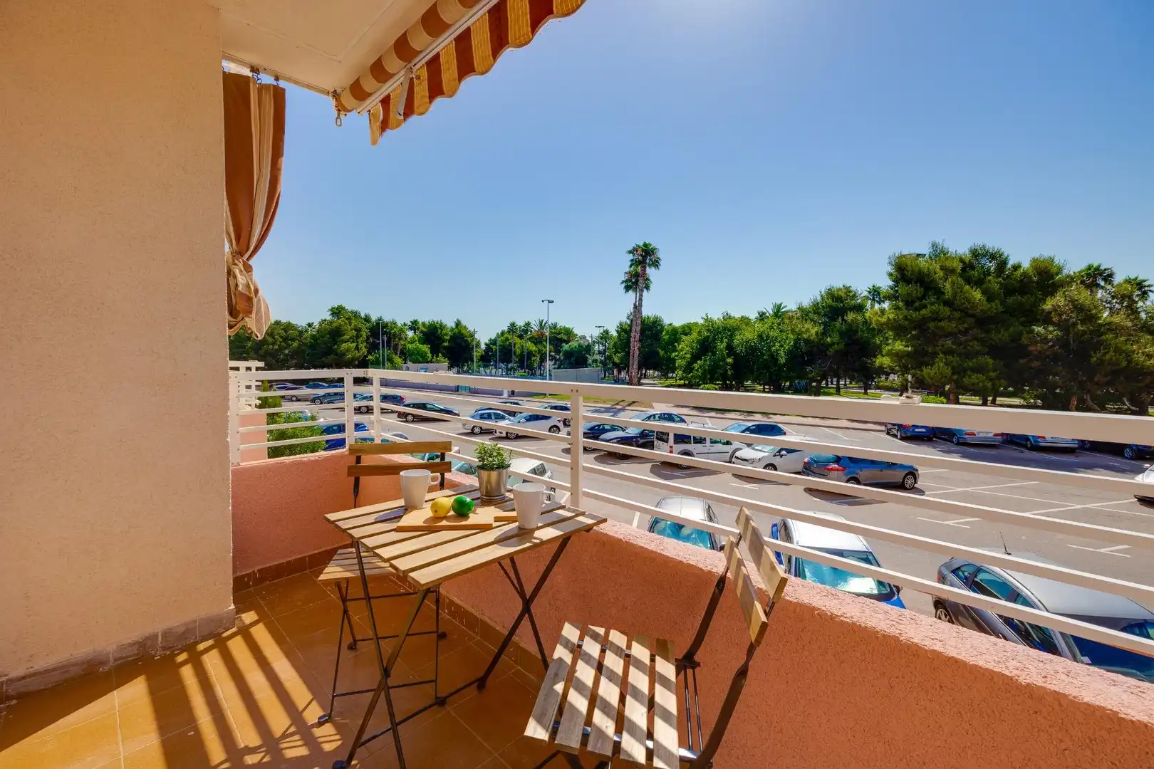 Terraza de Apartamento en venta en Torrevieja con Terraza, Amueblado y Piscina comunitaria