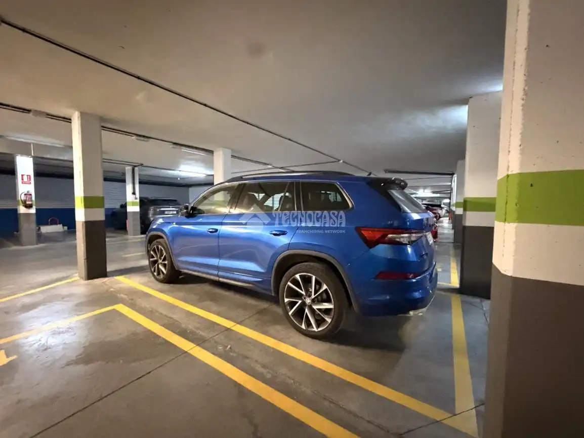 Parking de Piso en venta en Alcalá de Henares con Calefacción, Terraza y Trastero