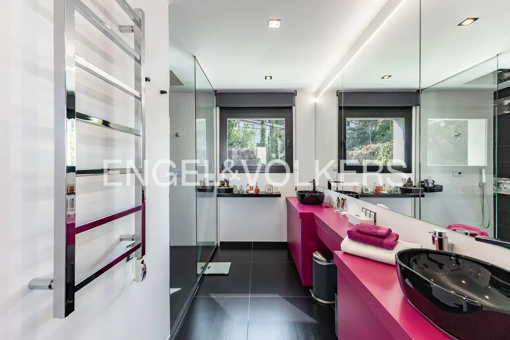 Bathroom of Houses for rent in Cabrils  with Air Conditioner, Heating and Private garden