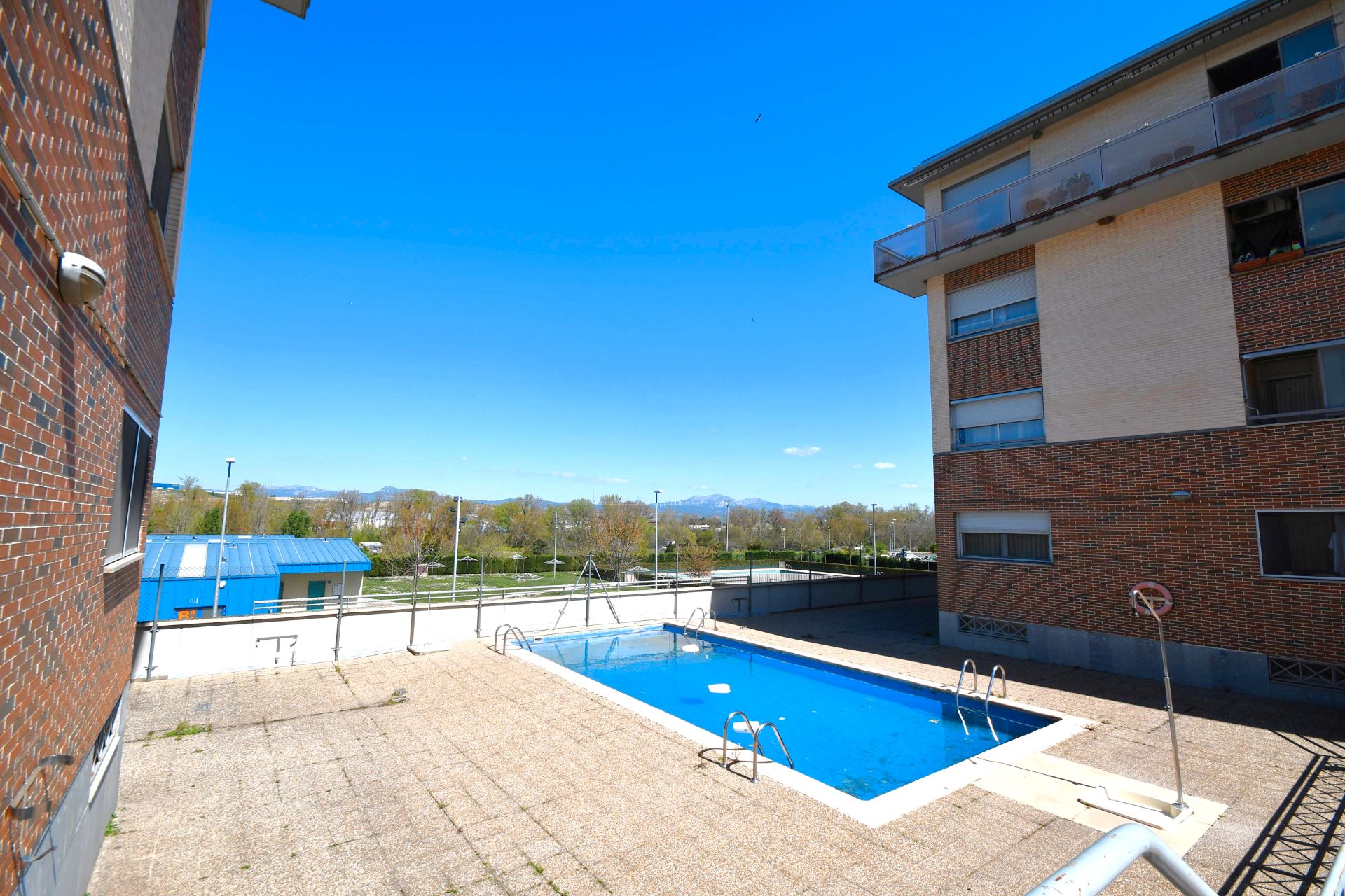 Piscina de Pis en venda en  Logroño amb Calefacció, Traster i Moblat