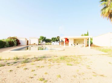 Hotel for sale in Pedanías Sur