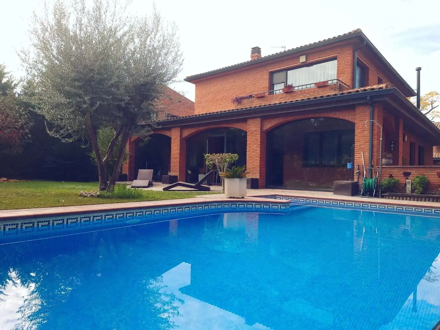 Casa amb piscina en venda a C/ JOAN REGLA num. 1