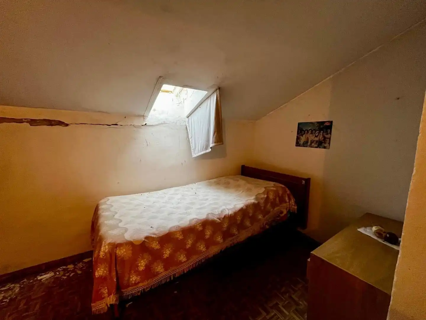 Habitación de Casa adosada en venta en Pinilla del Valle con Calefacción, Jardín privado y Trastero