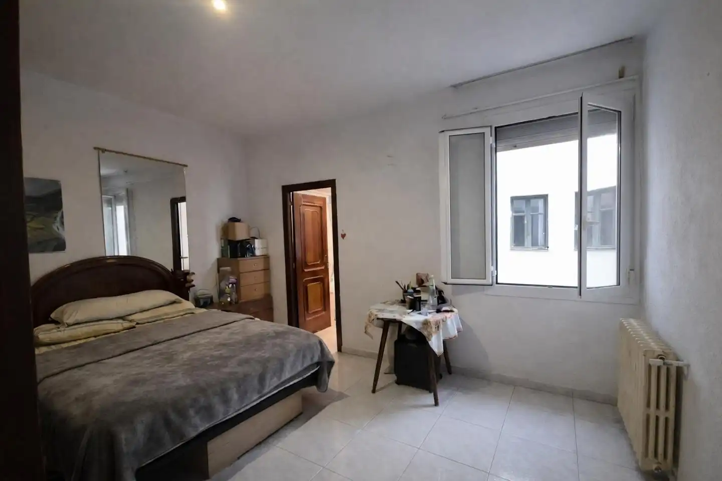 Bedroom of Flat for sale in Zaragoza  with Air Conditioner, Heating and Balcony