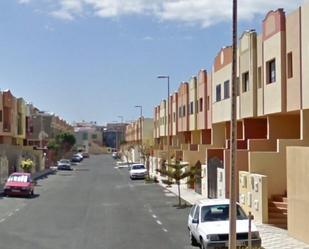 Vista exterior de Casa adosada en venda en Agüimes amb Terrassa