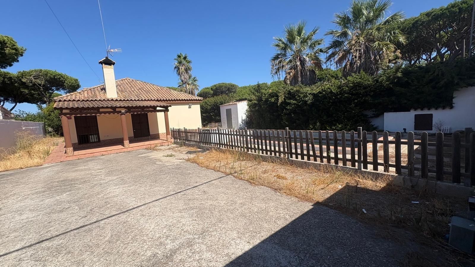 Exterior view of House or chalet for sale in Chiclana de la Frontera  with Private garden, Terrace and Swimming Pool