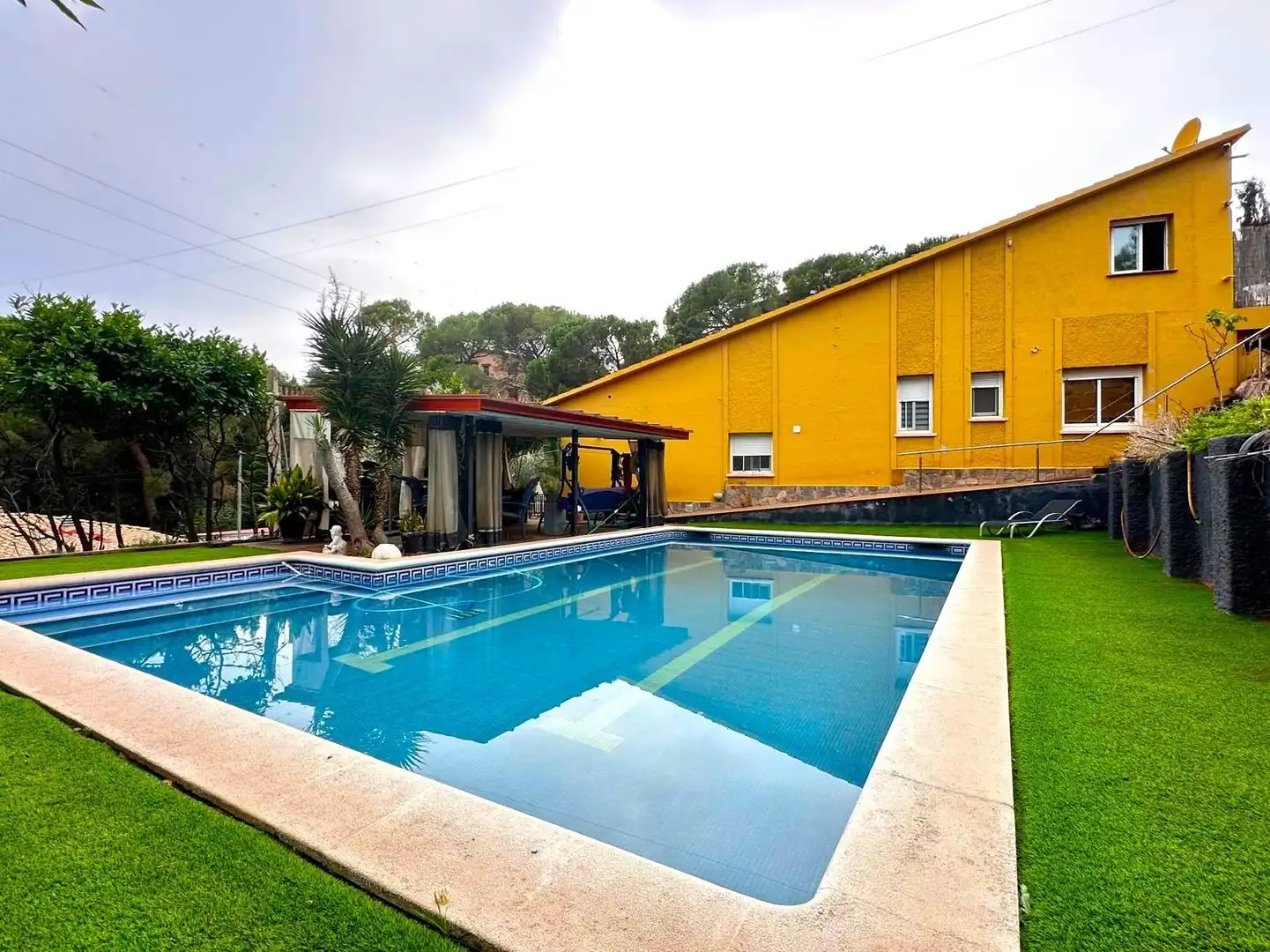 Piscina de Casa o xalet en venda en L'Ametlla del Vallès amb Aire condicionat, Calefacció i Terrassa