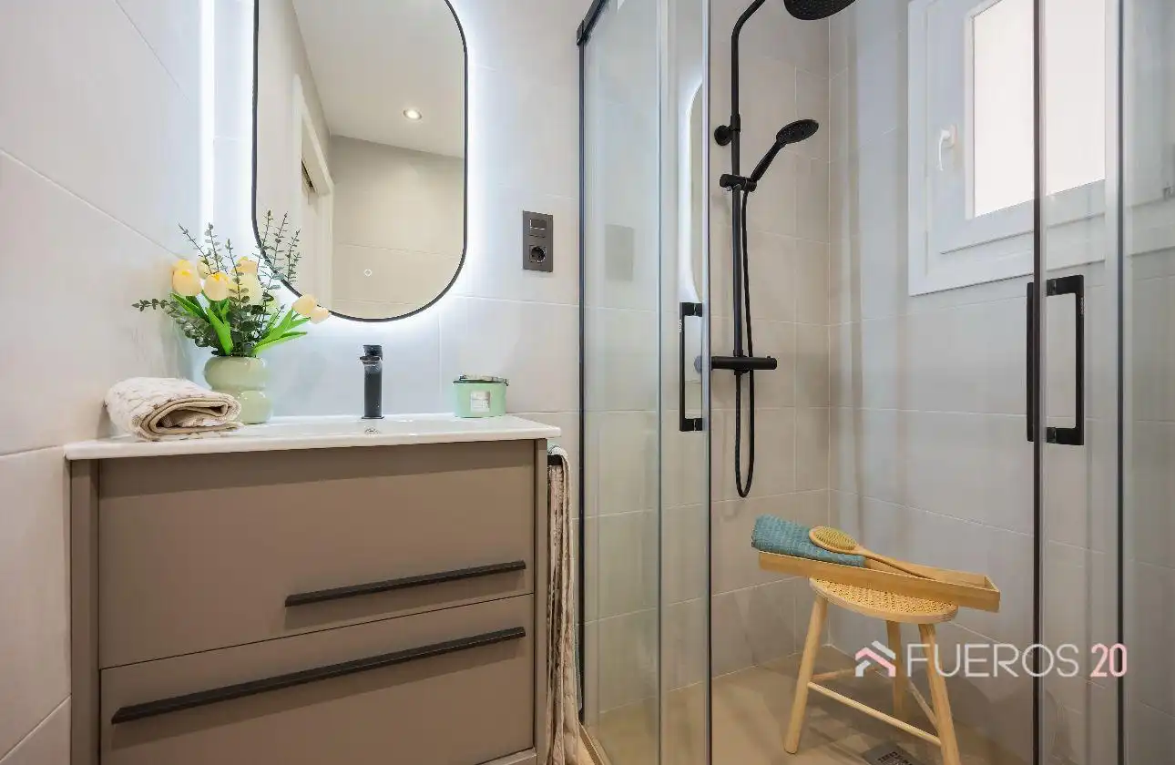 Baño de Piso en venta en Getxo  con Calefacción y Amueblado