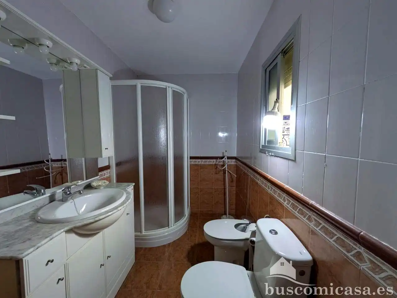 Bany de Casa o xalet en venda en Linares amb Aire condicionat, Terrassa i Balcó
