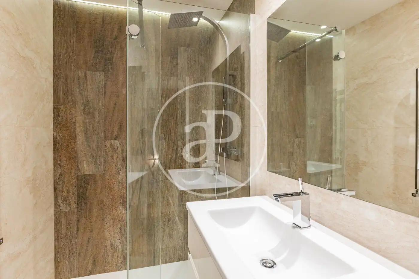 Bathroom of Detached homes for sale in Madrid  with Heating, Private garden and Terrace