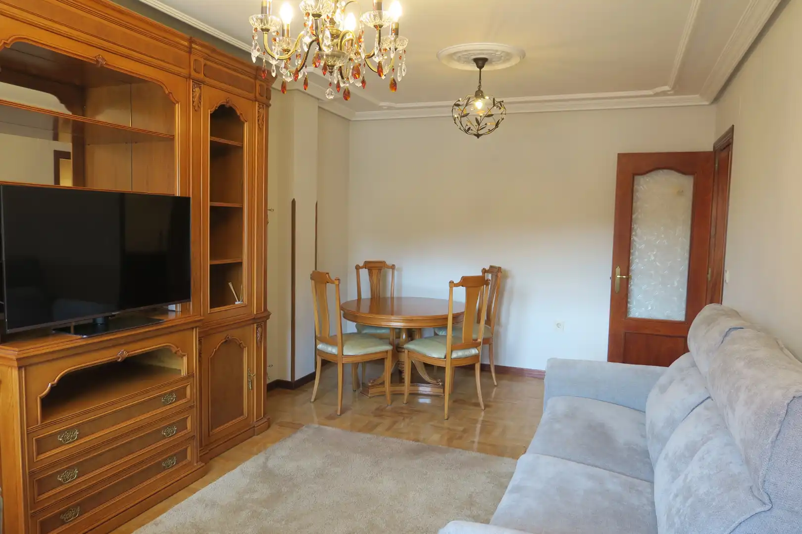 Sala de estar de Piso en venta en Avilés con Calefacción, Parquet y Terraza