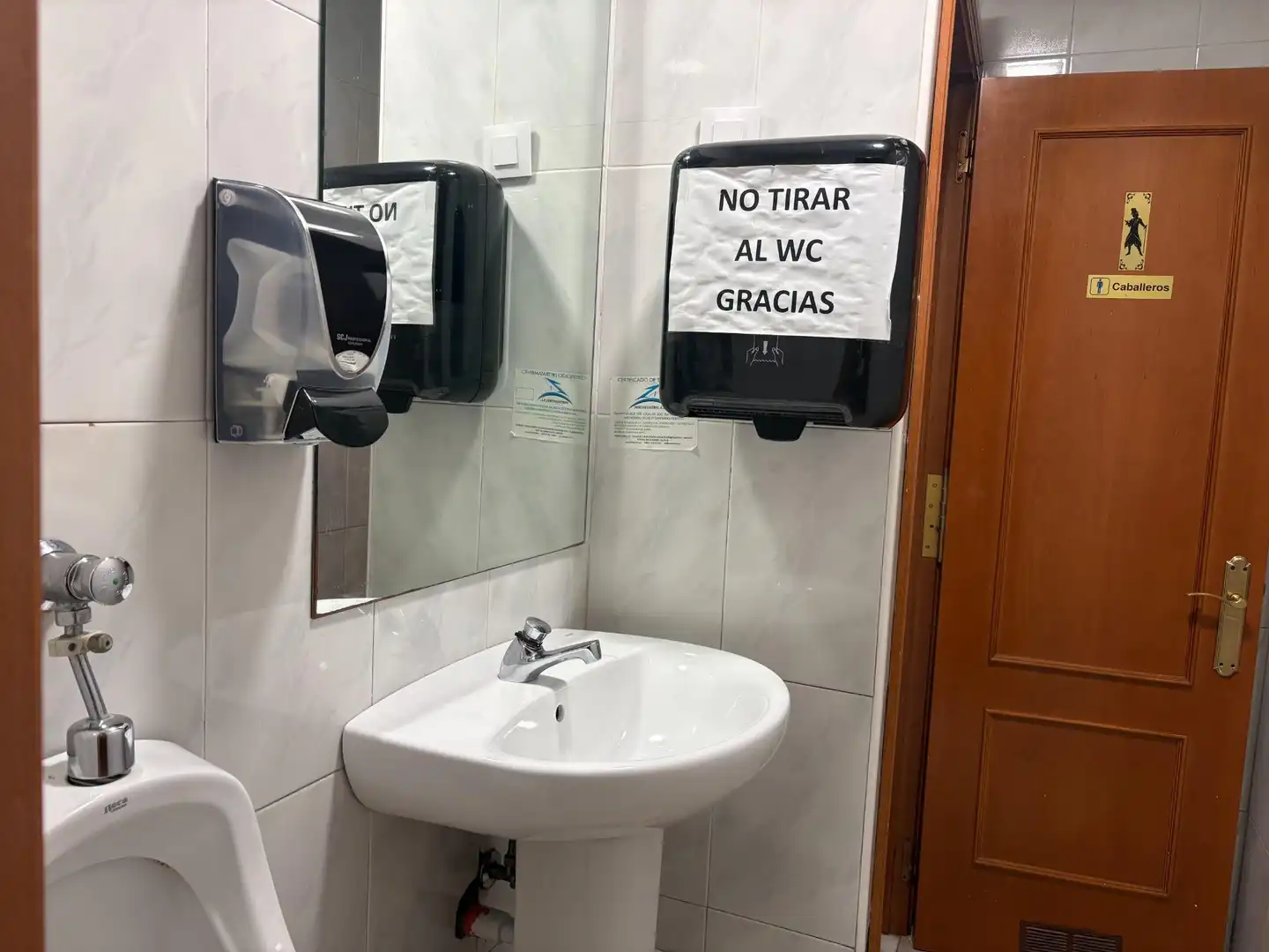 Badezimmer von Geschaftsraum zur Miete in Oviedo  mit Möbliert