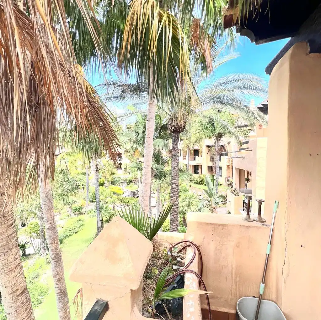 Außenansicht von Dachboden zur Miete in Estepona mit Klimaanlage, Terrasse und Schwimmbad