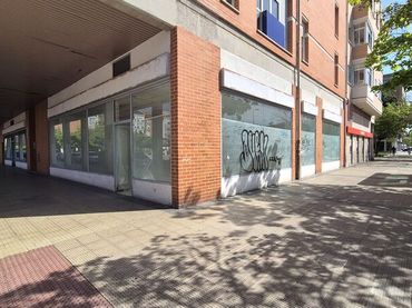 Local comercial en venta en Calle de Ororbia 2