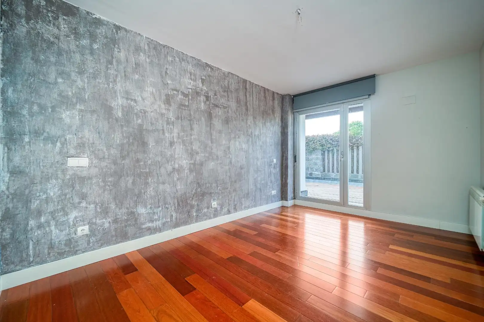 Habitación de Planta baja de alquiler en Majadahonda con Aire acondicionado, Calefacción y Jardín privado