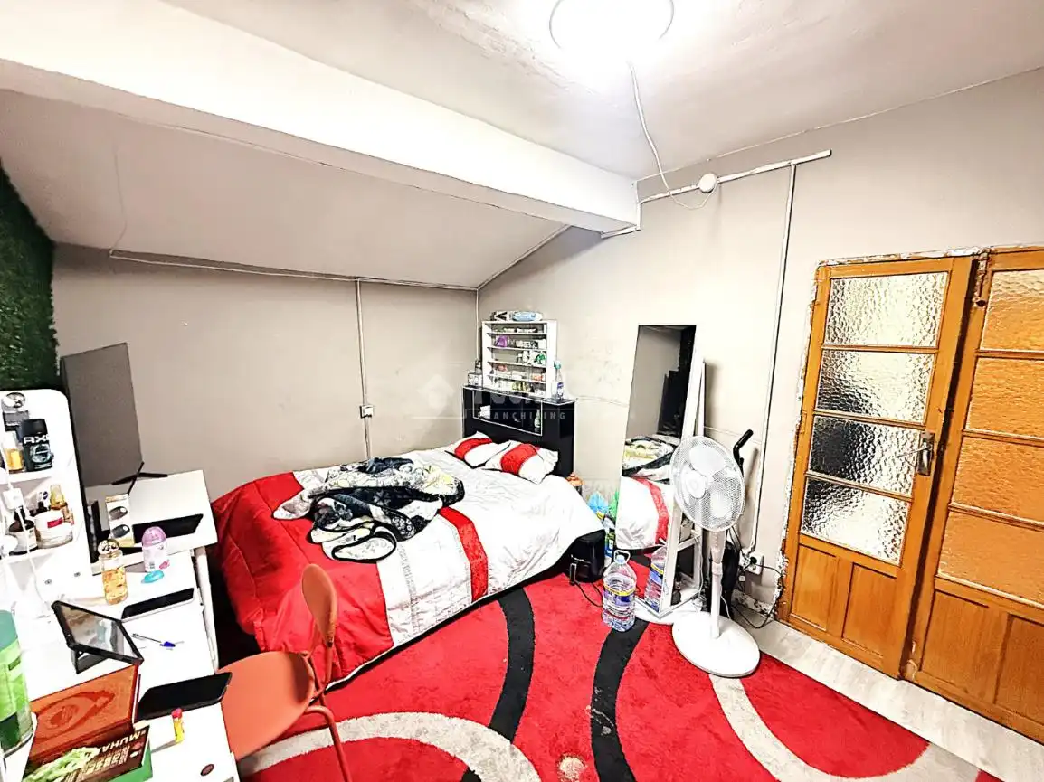 Bedroom of Flat for sale in Cuenca  with Heating