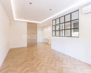 Living room of Apartment to rent in  Madrid Capital  with Air Conditioner, Heating and Swimming Pool