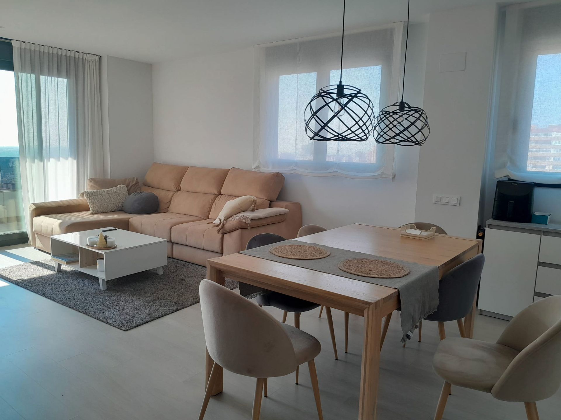 Living room of Flat to rent in L'Hospitalet de Llobregat  with Air Conditioner, Heating and Parquet flooring