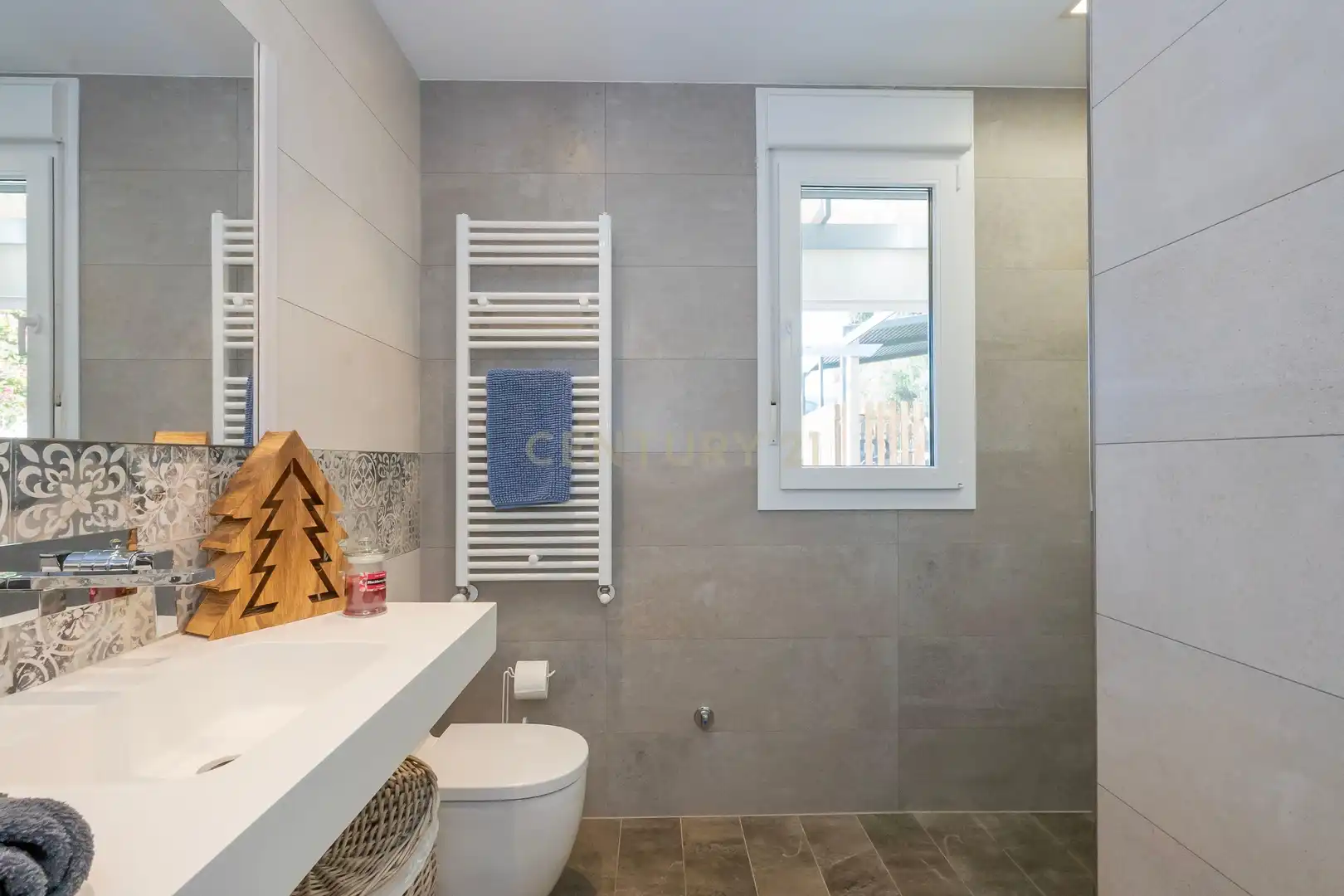 Bathroom of Houses for sale in Calpe / Calp  with Furnished, Internet and Alarm